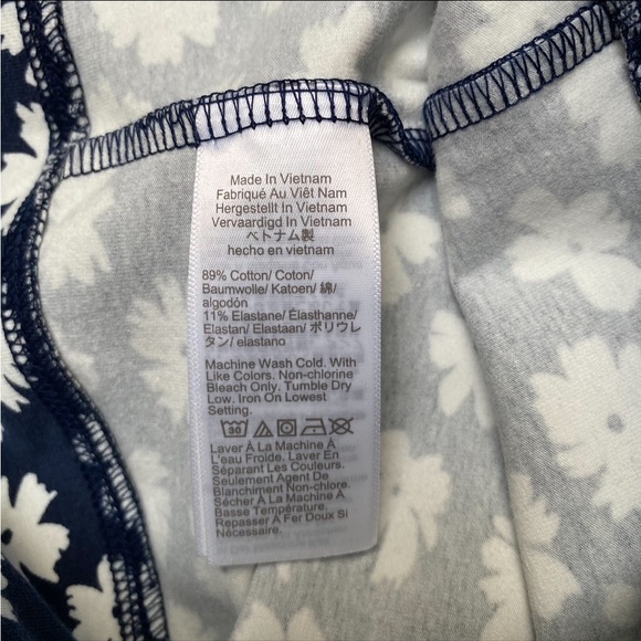 J.Crew Factory Everyday Cropped Leggings Size Small Navy Daisy Print NWOT - Picture 8 of 8